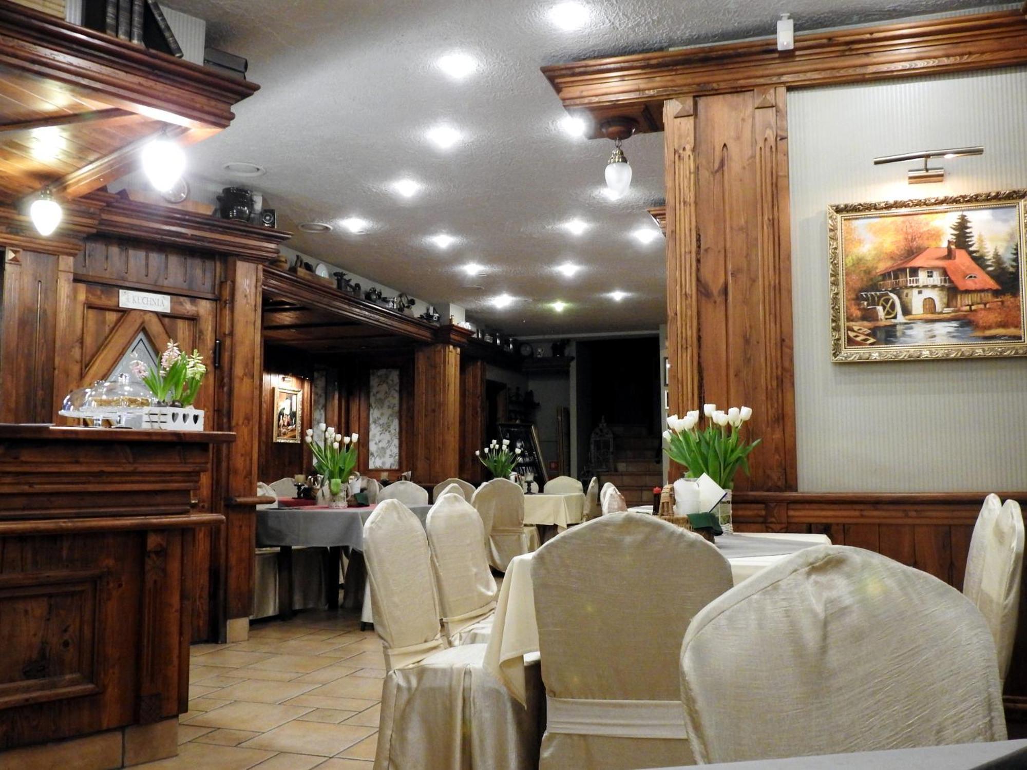 Noclegi I Restauracja Zodiak Szalsza Екстер'єр фото