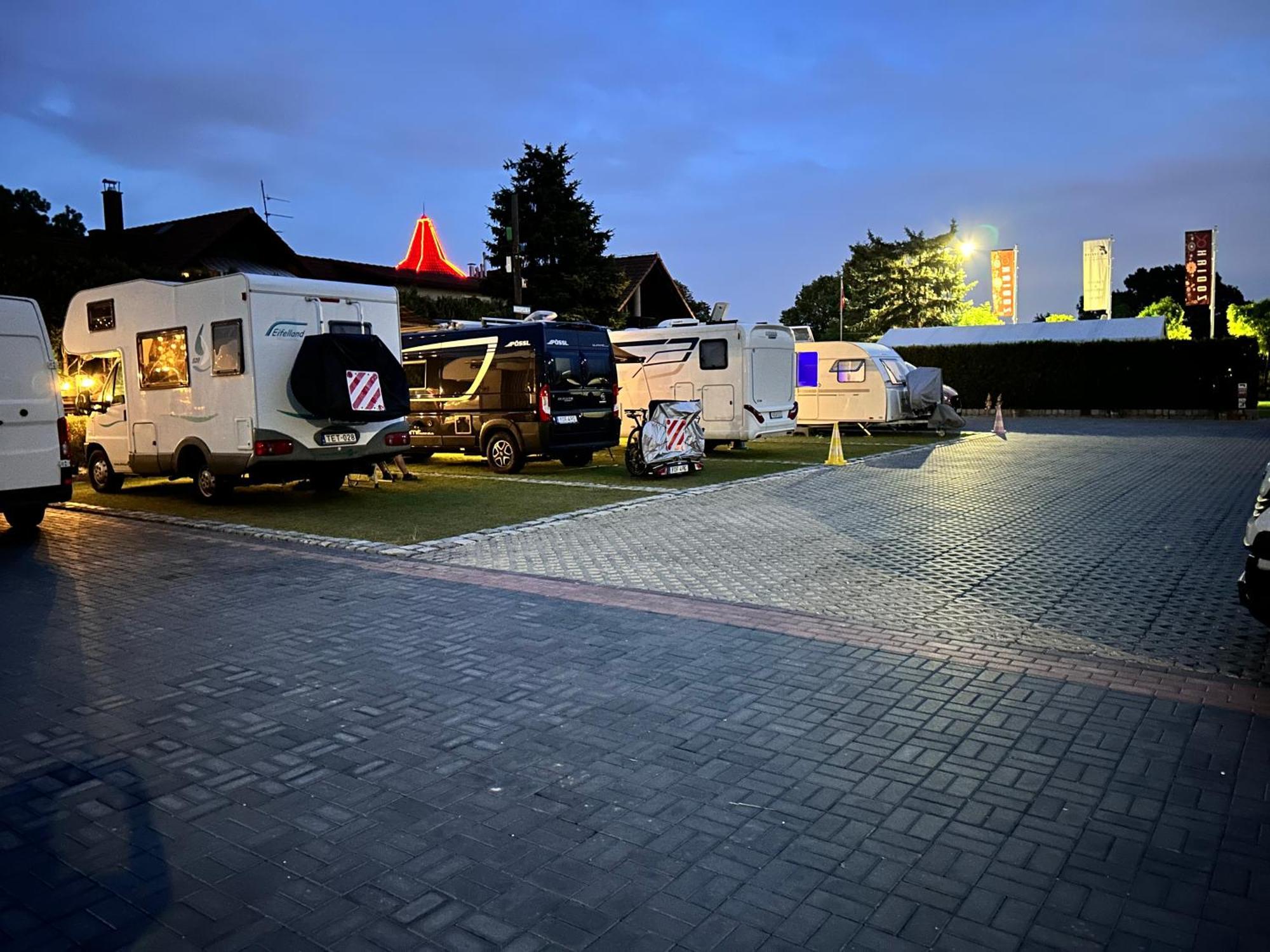 Noclegi I Restauracja Zodiak Szalsza Екстер'єр фото